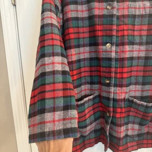 VTG Eddie Bauer Shacket Women’s LG Red Plaid Chore Coat Pockets Flannel Warm EUC - Picture 4 of 11